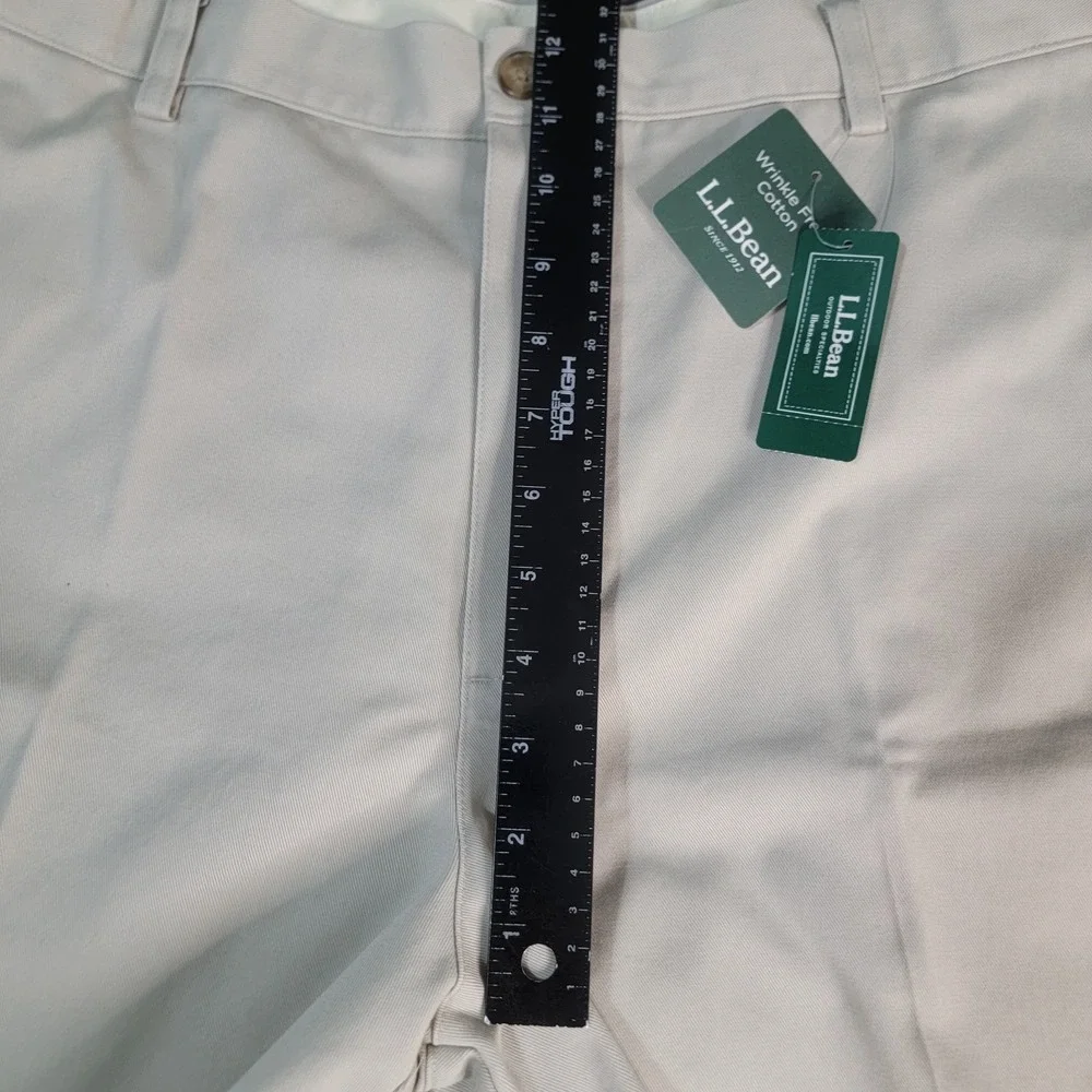 NWT LL Bean Double L Shorts Men's 40x8 Biege Chino Pleated Cotton Wrinkle Free